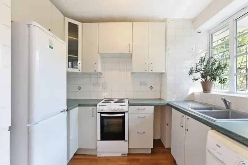 2 Bedroom Flat to Let Camberwell Grove 718 SQ FT