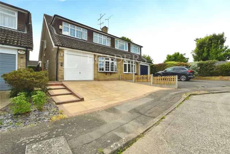 4 Bedroom Semi-Detached House for Sale