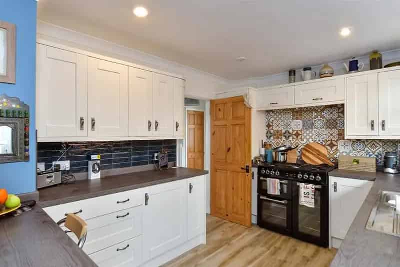 4 Bedroom Detached House for Sale in North Woodingdean
