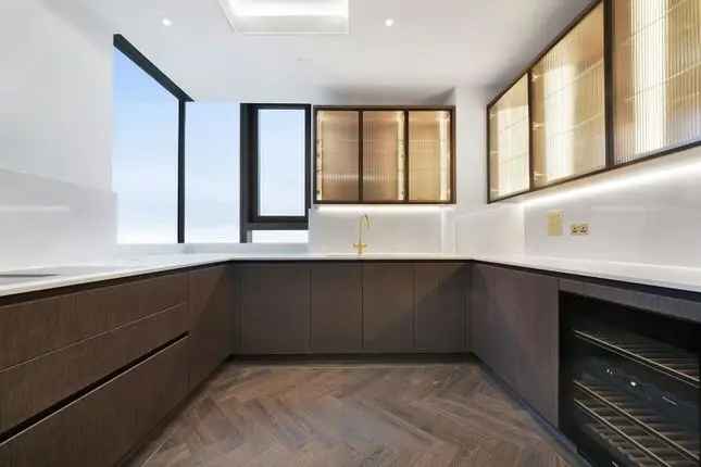 Penthouse for sale in City Road, London EC1V