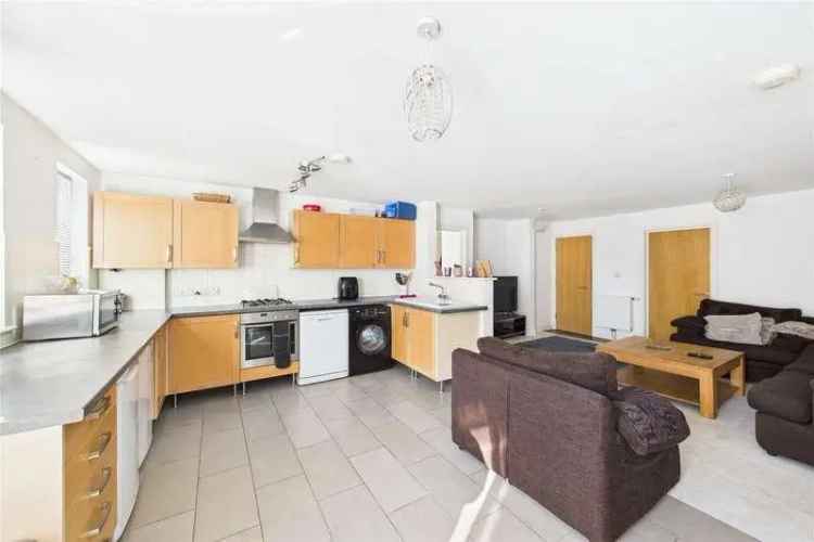 2 bed flat for sale