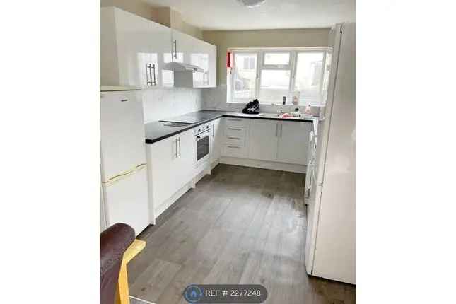 Terraced house to rent in Manor Road, Bristol BS7