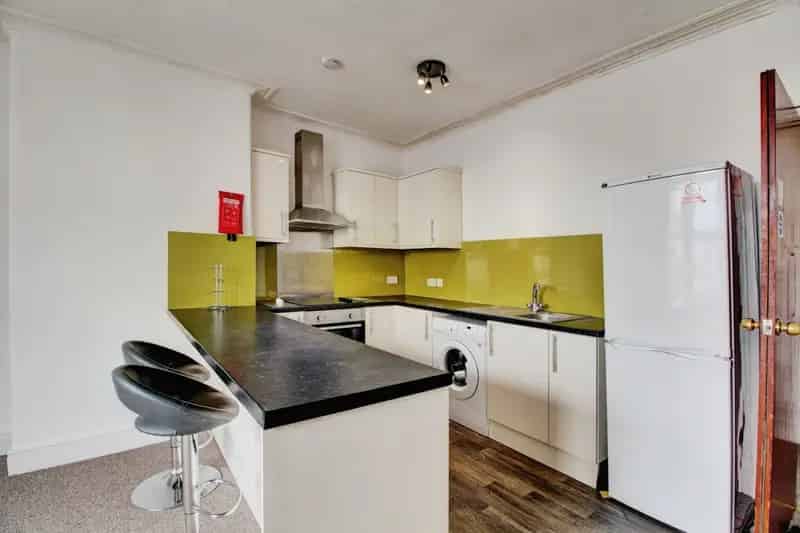 Five Double Bedroom House in Southville Bristol