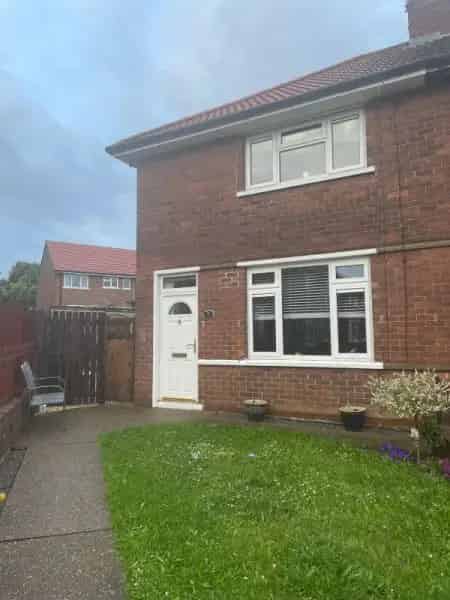Semi Detached Corner House New Roof Large Garden