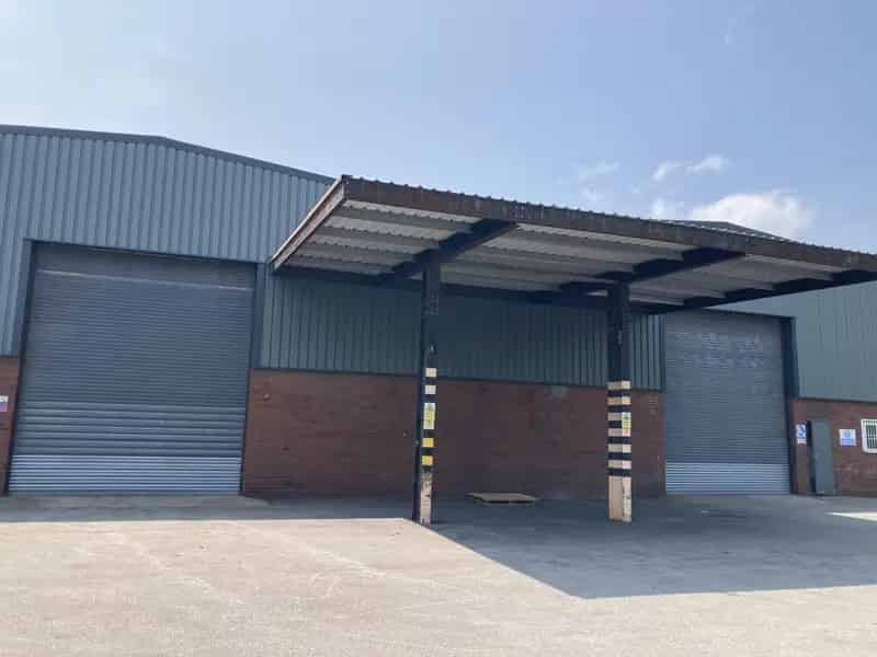 Detached Workshop Unit with High Eaves and Commercial Vehicle Access