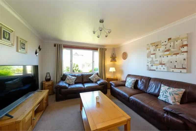 3 Bed Detached Bungalow with 2 Reception Rooms and Garage