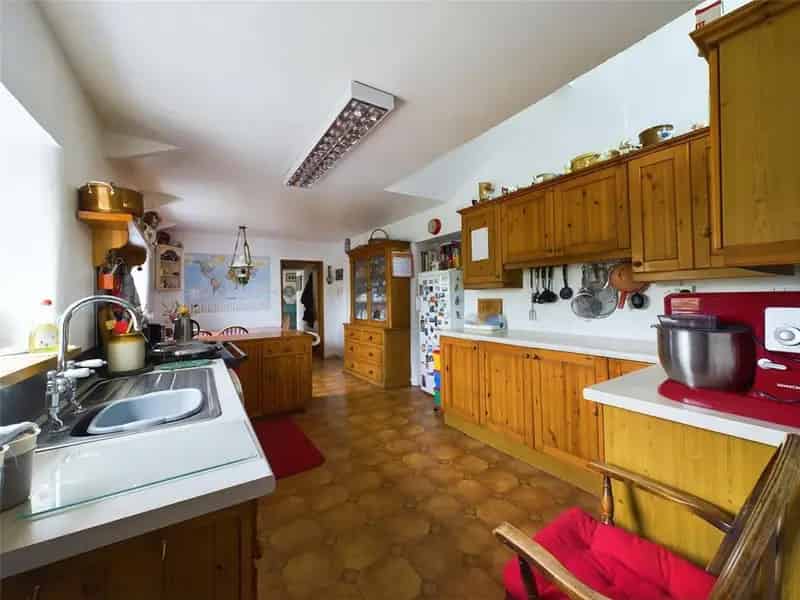 5 Bedroom Detached House 77 Acres Land Outbuildings