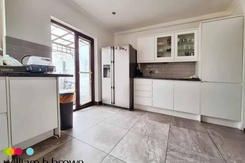 3 Bed House To Let Part Furnished Parking Garden EPC D Council Tax D