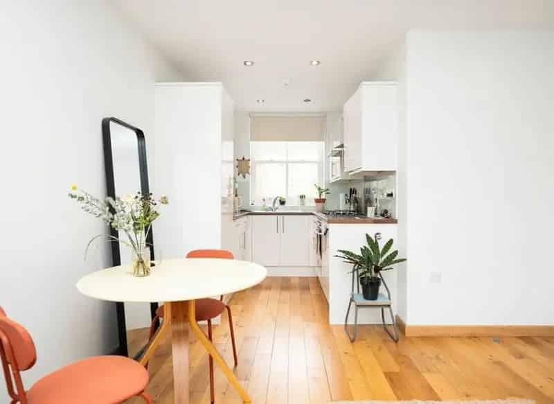 One Double Bedroom Flat Lower Clapton Gated Development Long Lease Chain Free