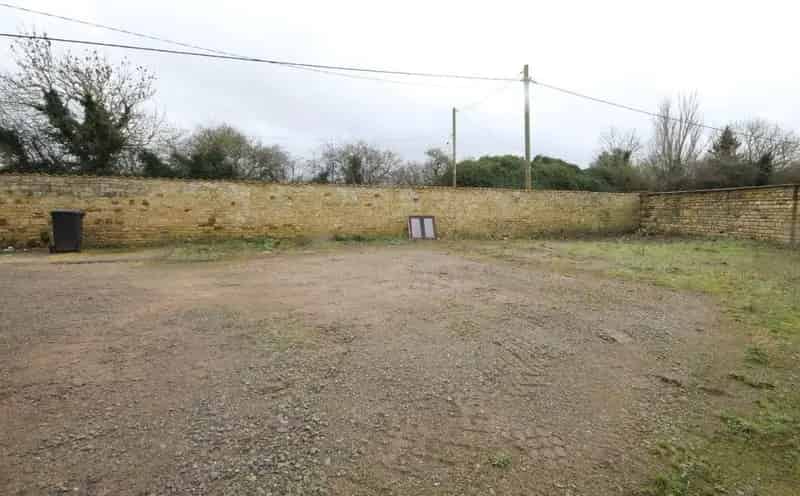5 Bed Farmhouse with Coach House and 3 Acres