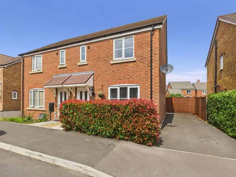 3 Bedroom Semi-Detached House for Sale