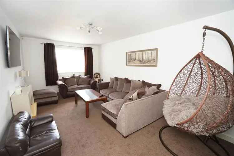 5 Bedroom Detached House Heaton Bolton