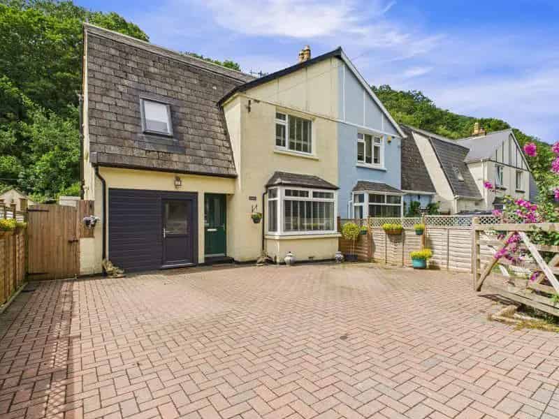 3 Bedroom Semi Detached House Near Portreath Harbour
