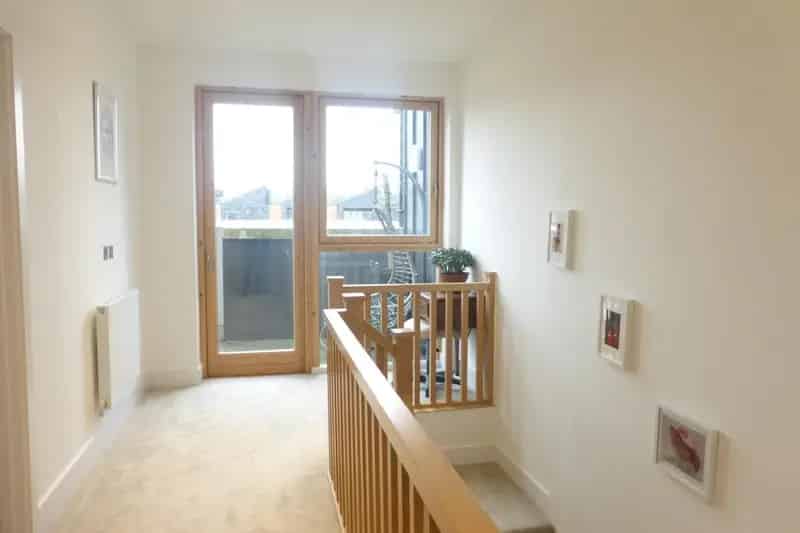 5 Bedroom Townhouse Cardiff Bay Modern Kitchen Garage Roof Terrace