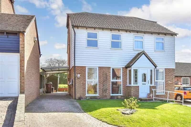 2 Bedroom Semi-Detached House For Sale