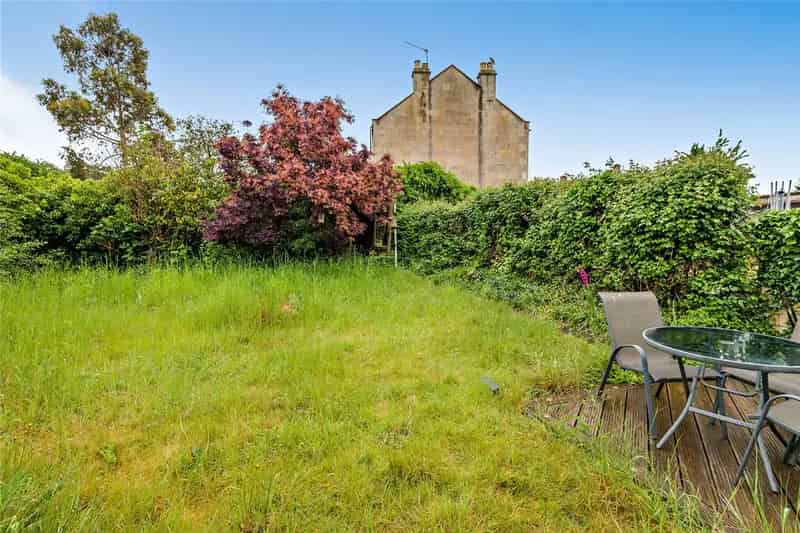 5 bedroom house in BATH