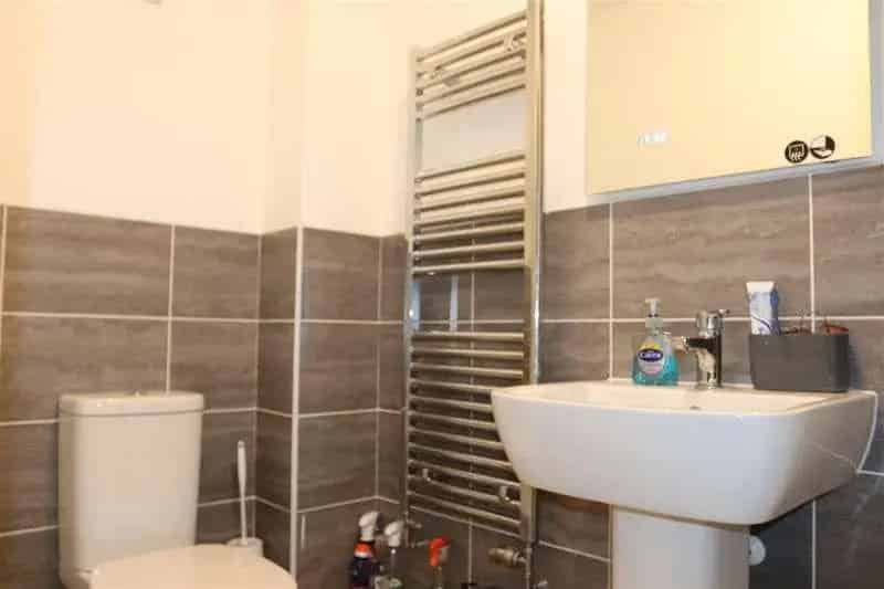 2 Bed Flat for Sale West Bromwich