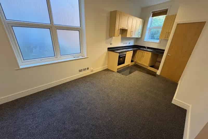 Newly Refurbished 1-Bedroom Flat Northampton Town Centre Zero Deposit Guarantee