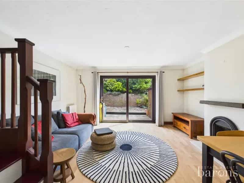 2 Bed End Terrace House For Sale - No Onward Chain