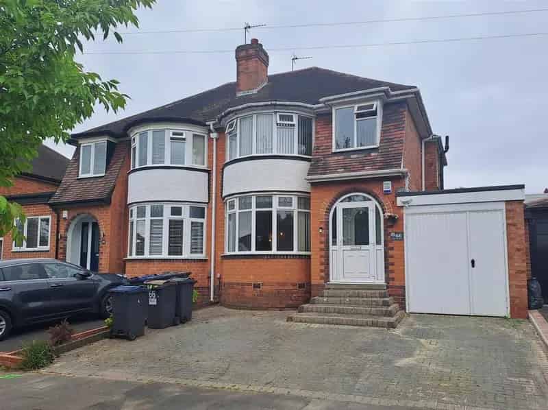 3 Bedroom Semi-Detached House for Sale