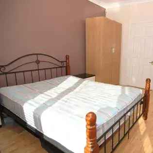 5 Bedroom House 37m2 South East London Near DLR Station