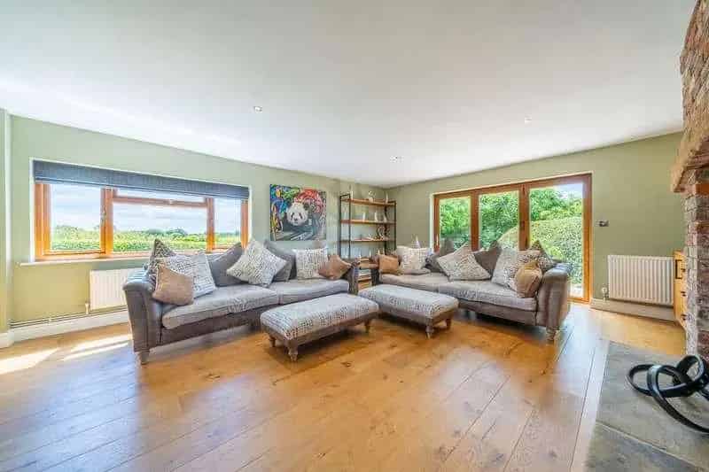 4 Bed Country House For Sale