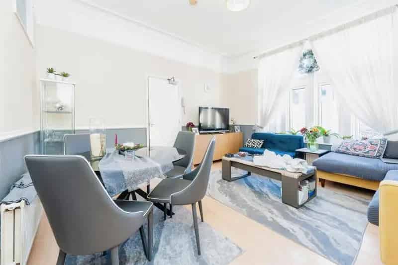 10 Bedroom Apartment Complex Investment Opportunity Bedford