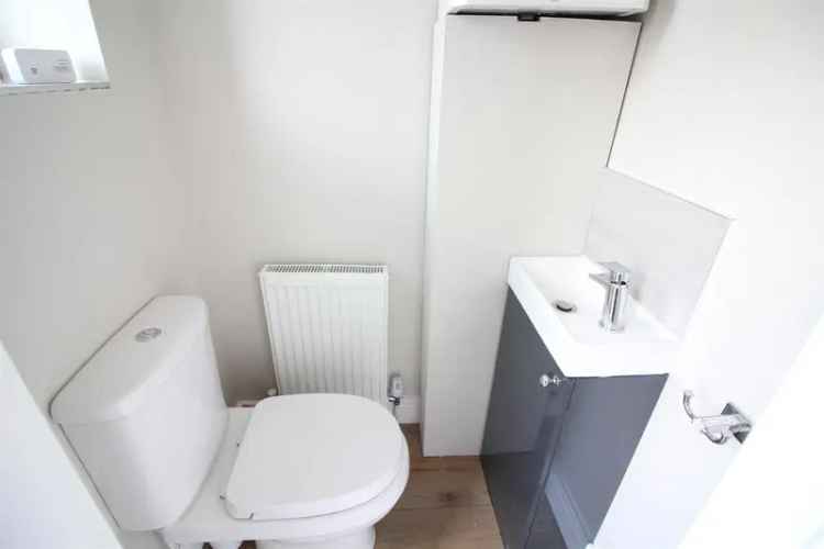 3 Bedroom Semi Detached House to Rent