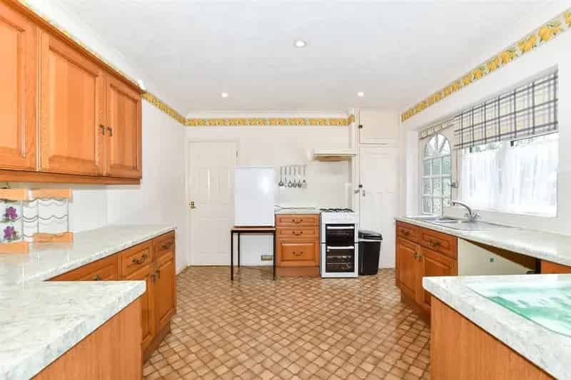 2 Bedroom Detached Bungalow For Sale - Huge Plot - Auction