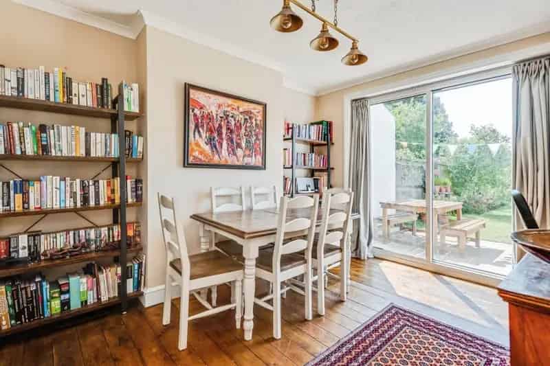 3 Bed House with Garden Garage and Parking Risinghurst Oxford