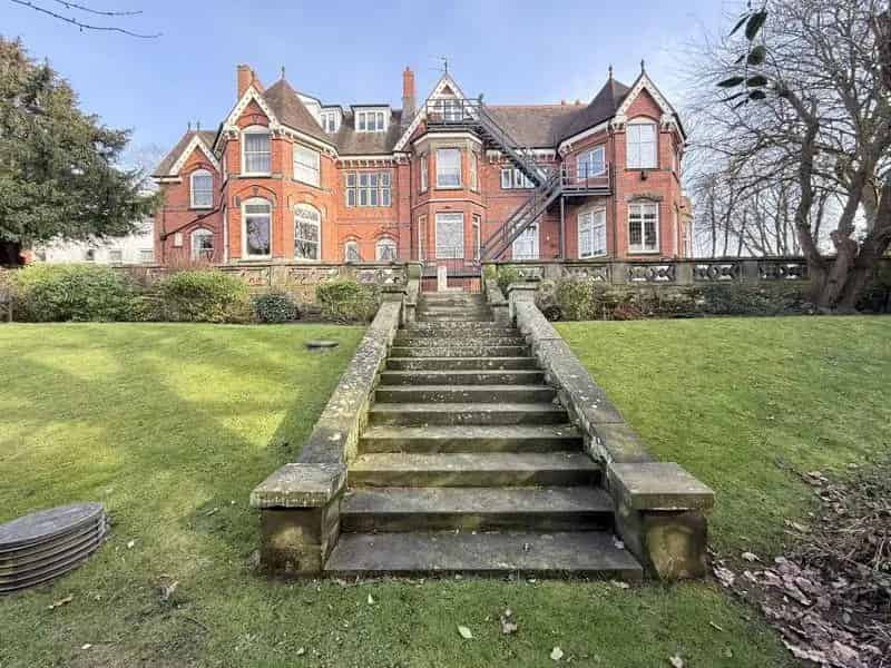 2 Bedroom Apartment for Sale