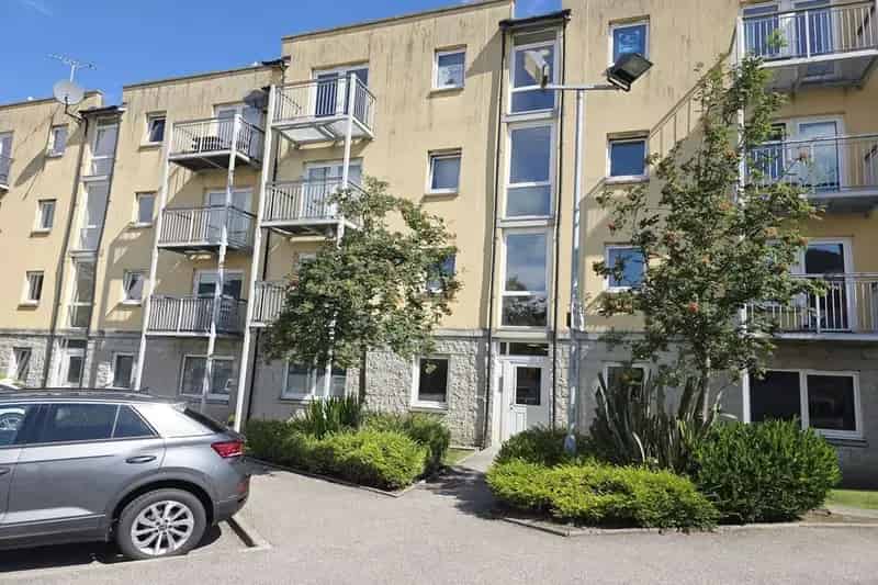 1 Bedroom Flat for Sale in Scotland