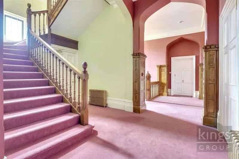 2 Bed Luxury Apartment in Converted Victorian Mansion Chain Free