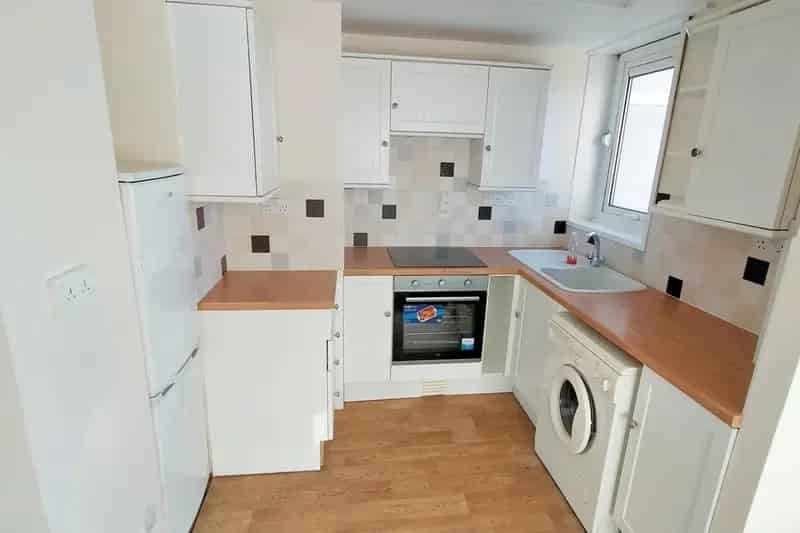 Spacious One Bedroom Apartment Near Stevenage Station