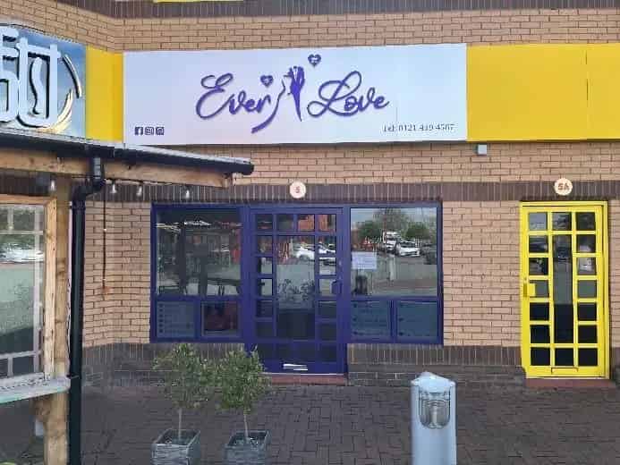 Ground Floor Retail Unit with Kitchenette and WC