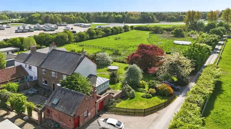 Semi Detached Farmhouse 4 Double Bedrooms 27 Acres Outbuildings