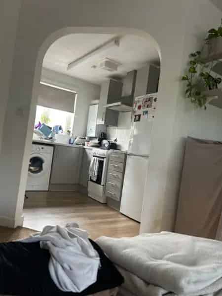 FFF Flat Near Town Centre Own Parking Quiet Area