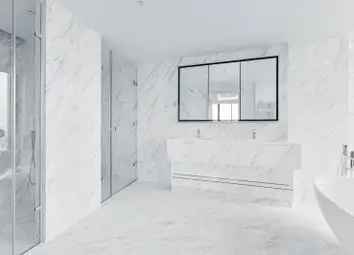 Duplex for sale in Bondway, London SW8