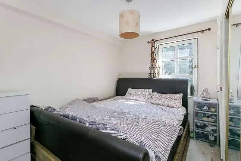 2 Bed Flat for Sale Near Carrick Knowe Golf Course