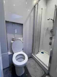 1 Room Studio Flat 37m2 London - Bills Included