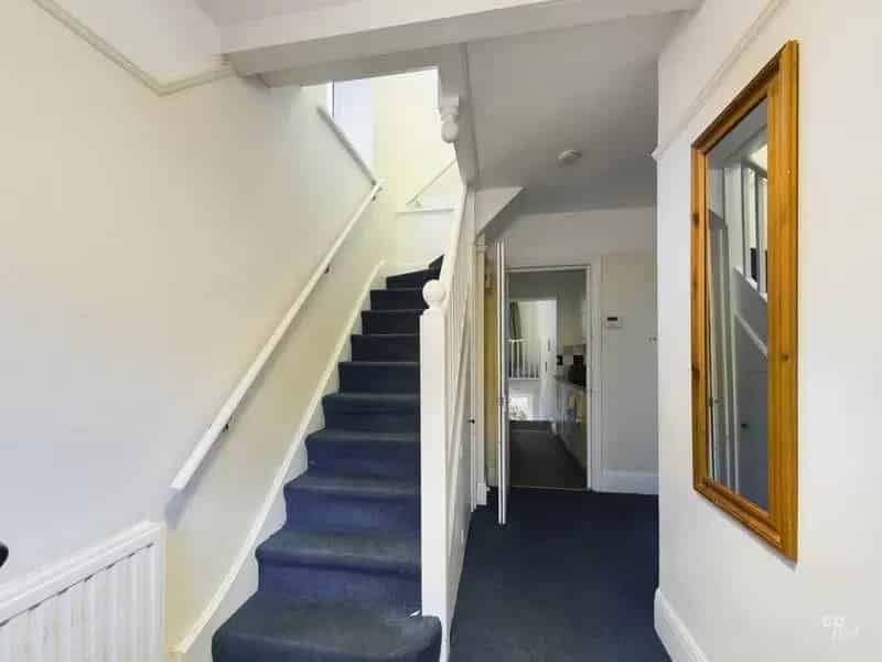 6 Bedroom Semi Detached House Near Mithras Moulsecoomb Campus