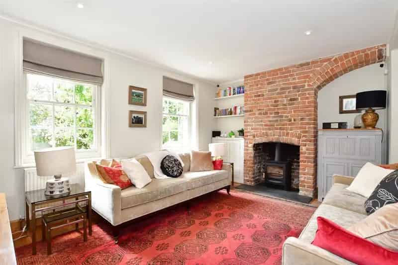 2 bedroom cottage for sale