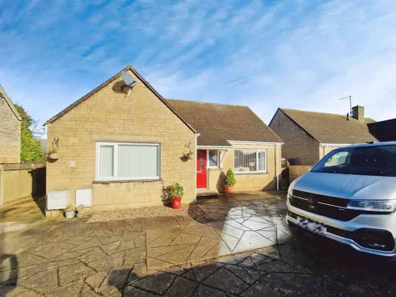 5 Bedroom Detached Bungalow for Sale