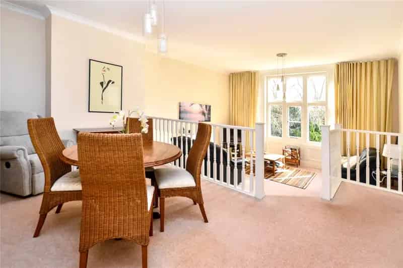 Elegant 2-Bed Apartment in Sandal Grange with Stunning Views