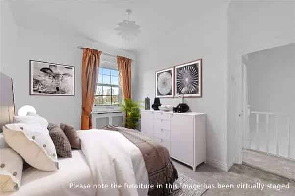 Sovereign Crescent London SE16 5XH Family Home with Thames Views