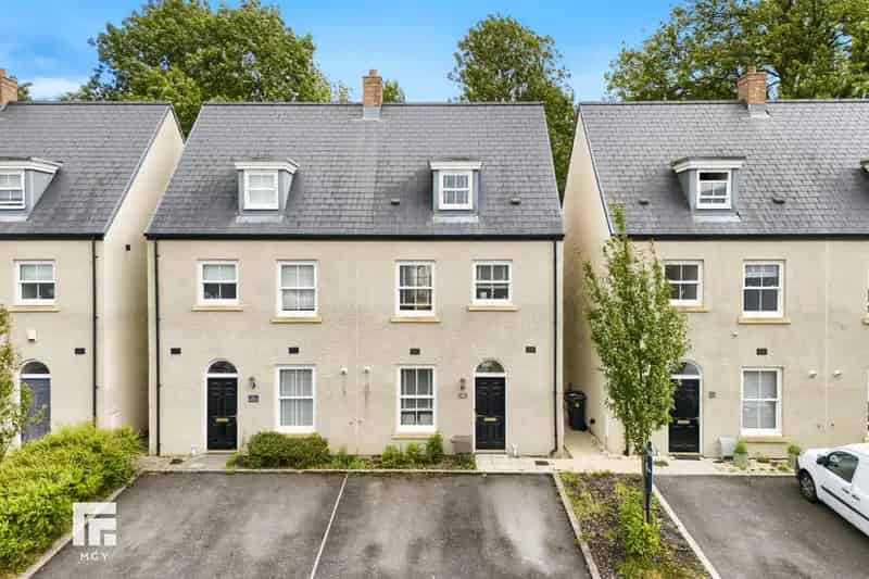 4 Bedroom Semi Detached House For Sale