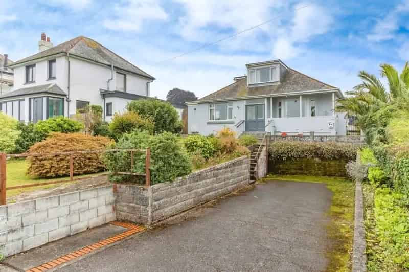 Brixham Four-Bedroom House with Pool and Large Garden