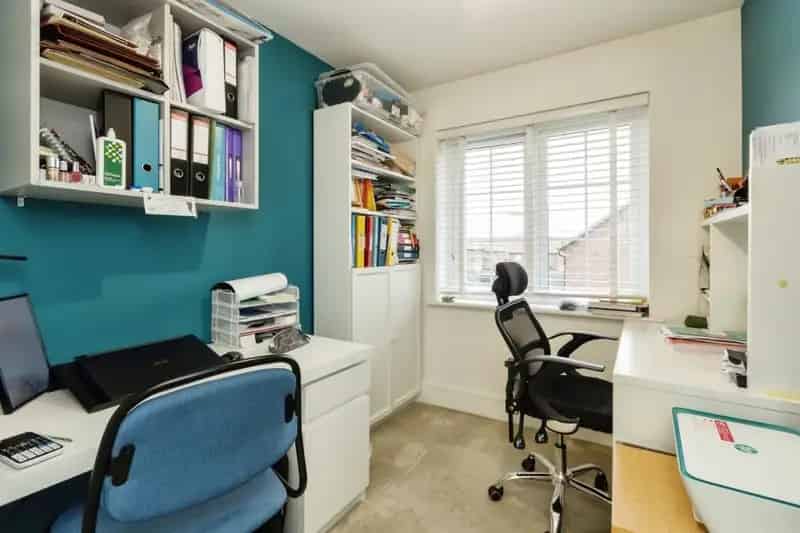 3 Bed Family Home with Off-Street Parking and Enclosed Garden
