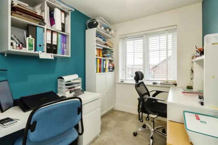 3 Bed Family Home with Off-Street Parking and Enclosed Garden