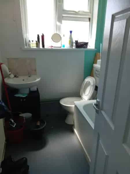 Ground Floor 2-Bed Flat Near Schools Shops and Transport Links